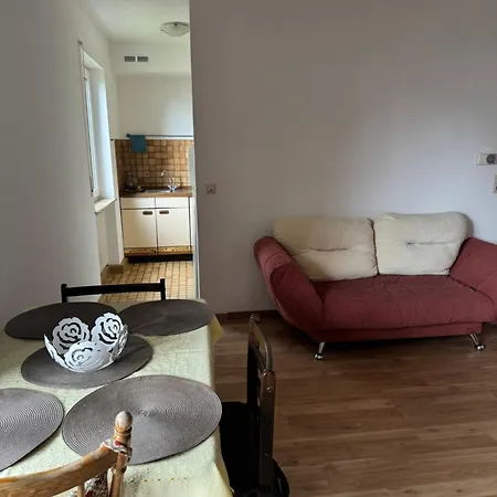 Zweizimmerwohnung Mit Gutem Verbindung *